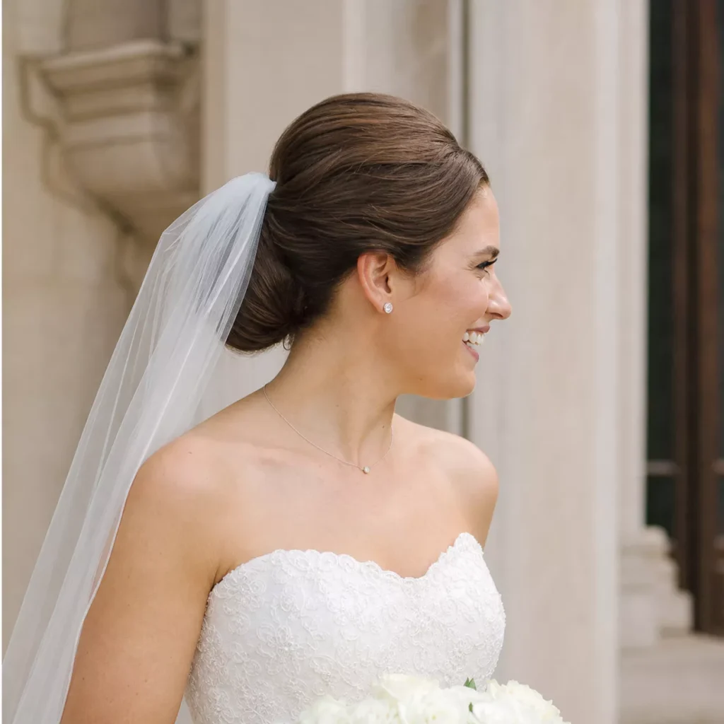 19 ELEGANT CHIGNON WITH VEIL