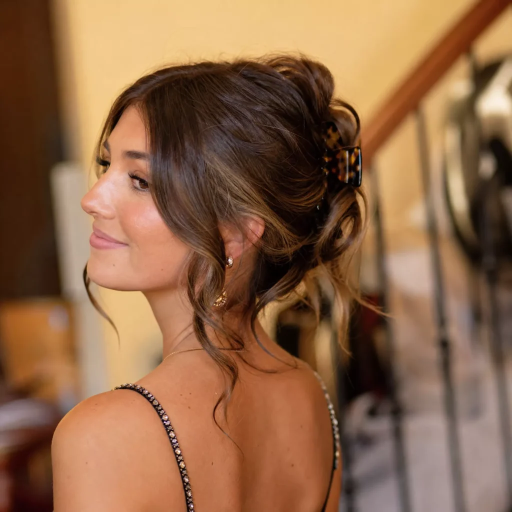 25 Homecoming Hairstyles That Are Actually Easy to Recreate 7 Claw Clip Updo